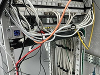 Unify usw 48 poe 19" switch - afbeelding 1 van  4