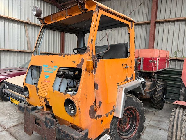 Unimog - trenkel 4x4 - bedrijfswagen - afbeelding 2 van  11