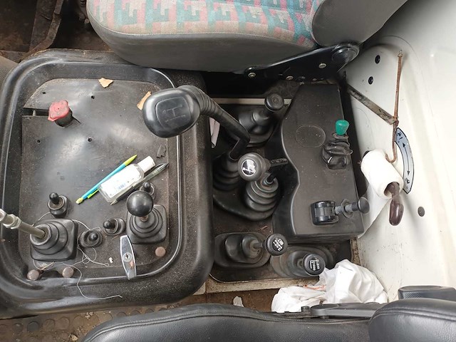 Unimog - u140 - bedrijfswagen - afbeelding 2 van  6