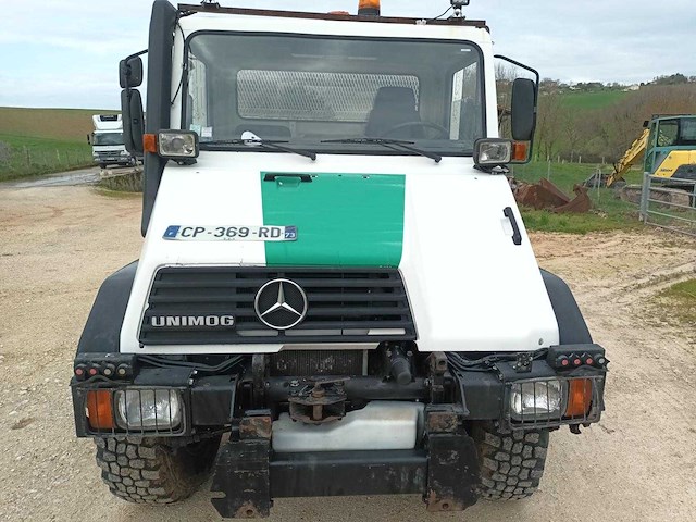 Unimog - u140 - vrachtwagen - afbeelding 2 van  14