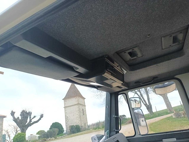 Unimog - u140 - vrachtwagen - afbeelding 9 van  14