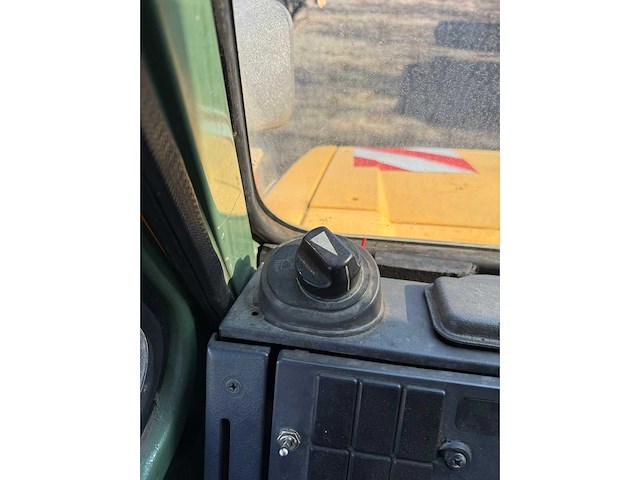 Unimog - u1400 - vrachtwagen - afbeelding 41 van  43