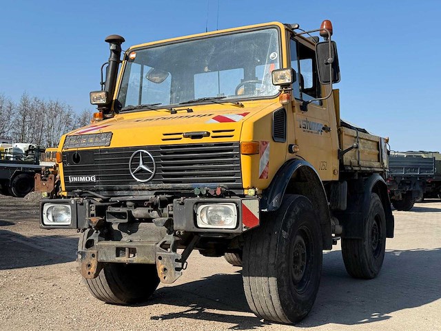 Unimog - u1400 - vrachtwagen - afbeelding 1 van  32