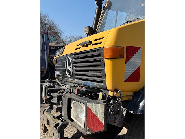 Unimog - u1400 - vrachtwagen - afbeelding 6 van  32