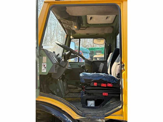 Unimog - u1400 - vrachtwagen - afbeelding 32 van  32