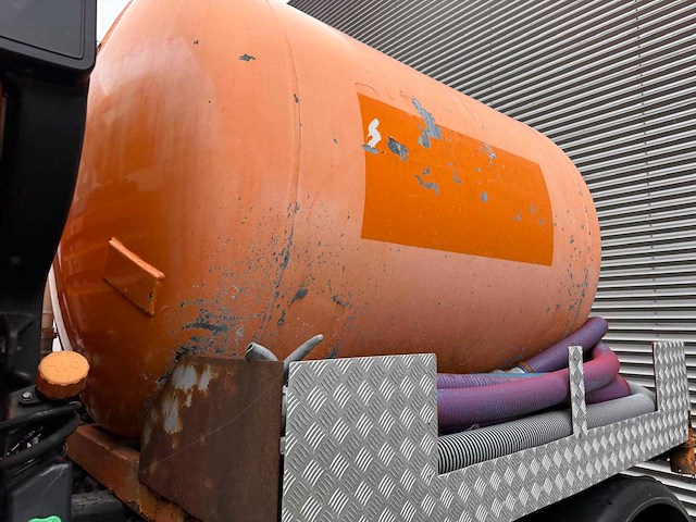 Unimog - u300 front hef 4x4 vacuumtank- vrachtwagen - afbeelding 14 van  15