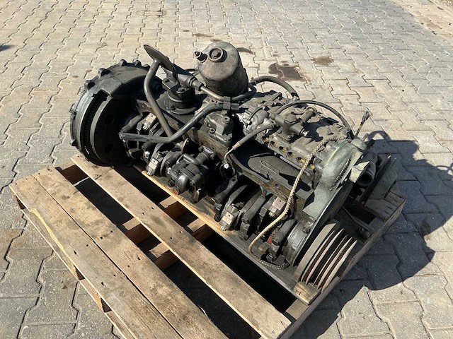 Unimog 406 dieselmotor - afbeelding 5 van  6