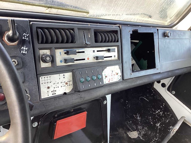 Unimog 424 vrachtwagen - afbeelding 23 van  25