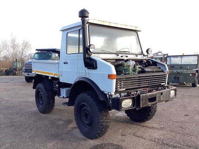 Unimog 424 vrachtwagen - afbeelding 11 van  25