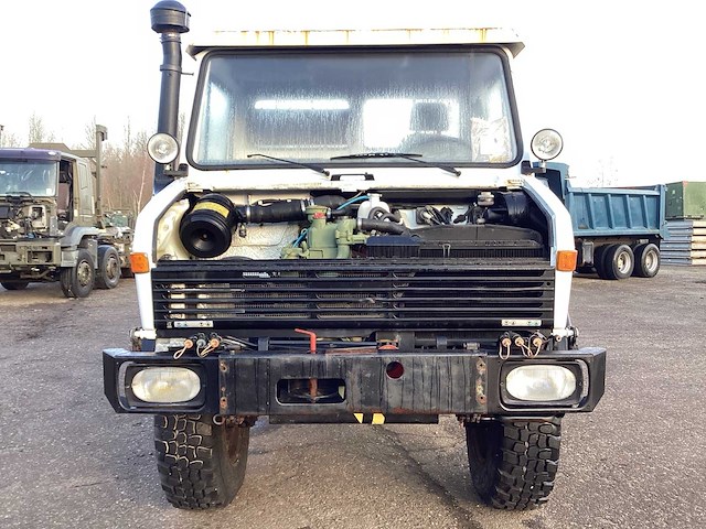 Unimog 424 vrachtwagen - afbeelding 3 van  25