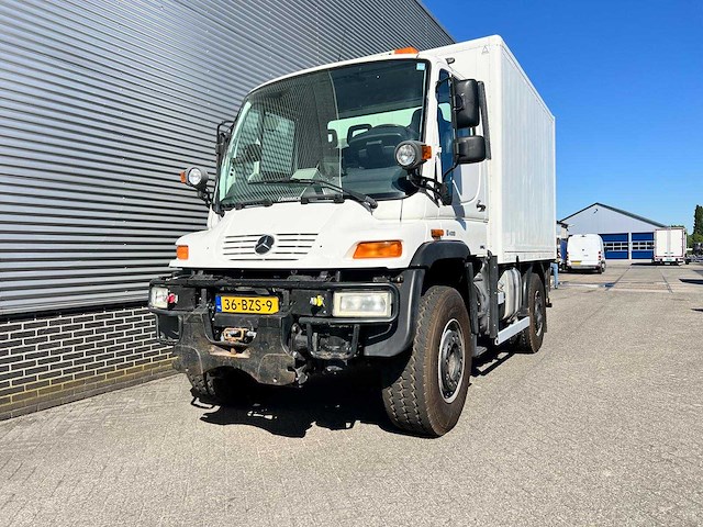 Unimog mercedes-benz - u 400 - vrachtwagen - afbeelding 4 van  10