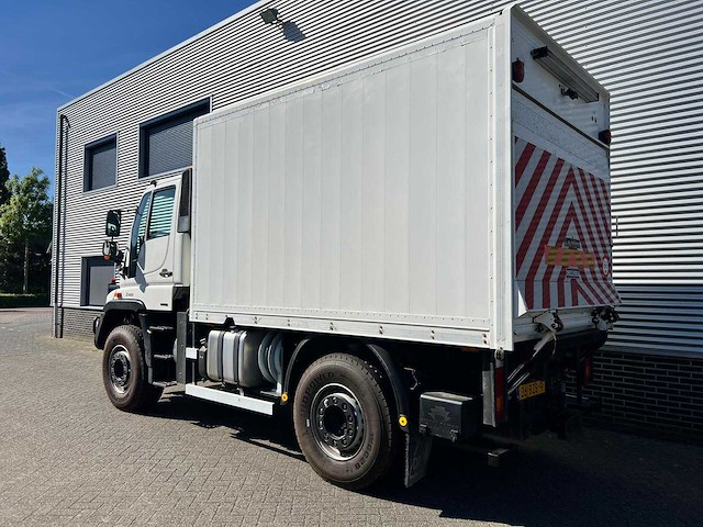 Unimog mercedes-benz - u 400 - vrachtwagen - afbeelding 8 van  10