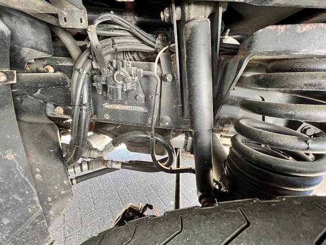 Unimog mercedes-benz - u 400 4x4 - vrachtwagen - afbeelding 2 van  10