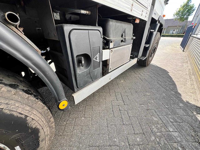 Unimog mercedes-benz - u 400 4x4 - vrachtwagen - afbeelding 6 van  10