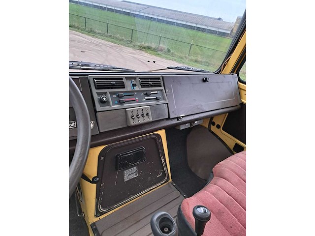 Unimog tankwagen 4x4 - 1250l - bedrijfswagen - afbeelding 2 van  7