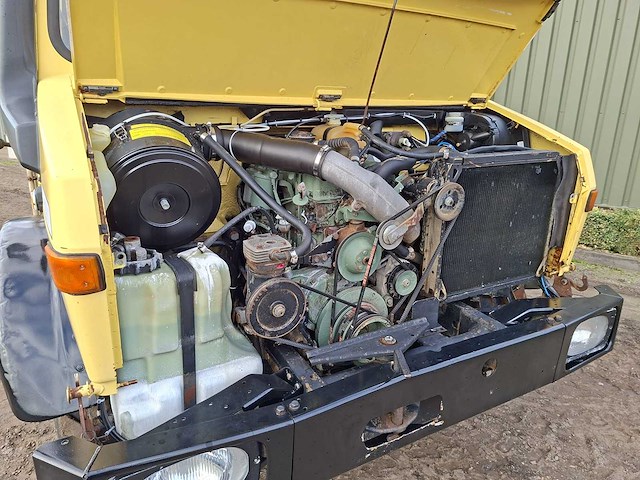 Unimog tankwagen 4x4 - 1250l - bedrijfswagen - afbeelding 6 van  16