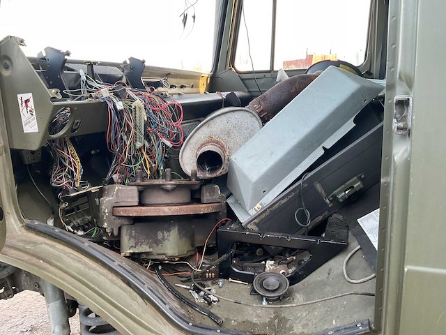 Unimog u 1350 lm legervoertuig - afbeelding 1 van  8