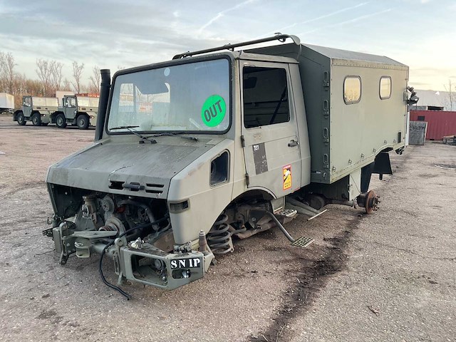 Unimog u 1350 lm legervoertuig - afbeelding 2 van  8