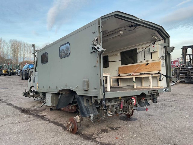 Unimog u 1350 lm legervoertuig - afbeelding 1 van  8