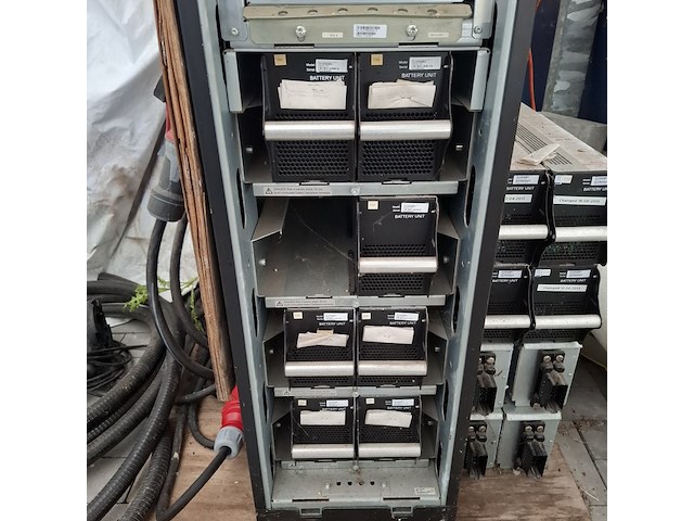 Uninterruptible power supply, apc - afbeelding 11 van  13