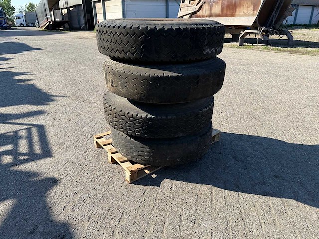 Uniroyal - band 11.00r20 (4x) - afbeelding 1 van  15