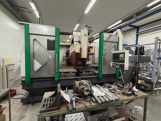 Unisign uv 4000 cnc universal machine centre - afbeelding 1 van  12