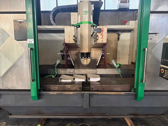 Unisign uv 4000 cnc universal machine centre - afbeelding 2 van  12