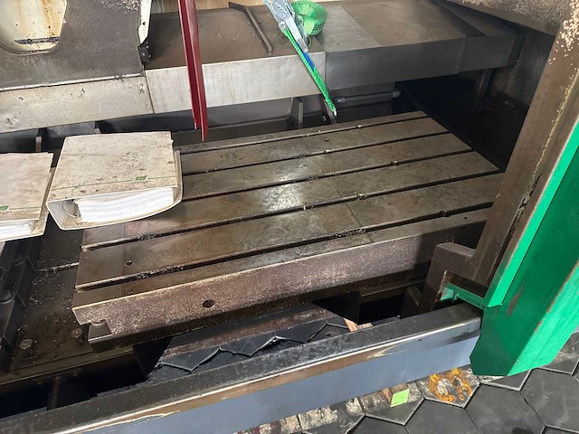 Unisign uv 4000 cnc universal machine centre - afbeelding 3 van  12