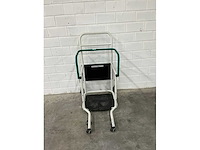 United care - bea - verrijdbare opstahulp - afbeelding 1 van  4