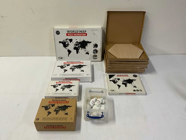 United entertainment partij diverse wereld wanddecoratie en puzzels - afbeelding 1 van  11