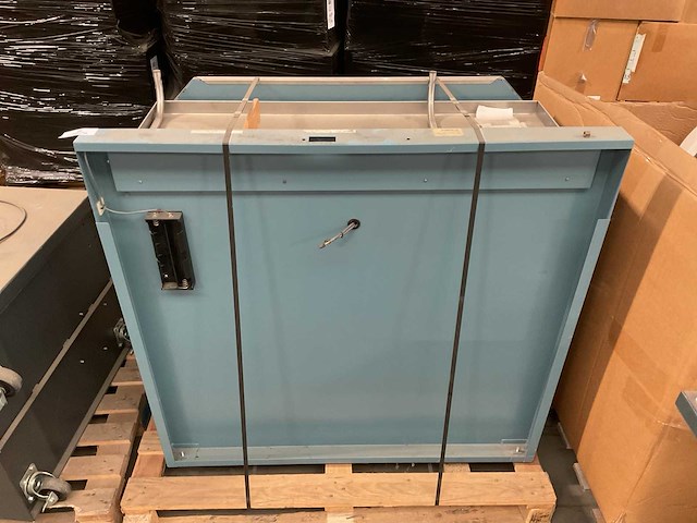 United metal fabricators examination table - afbeelding 3 van  4