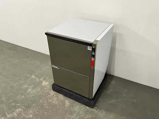 Univerbar - logos-4 - korvenvaatwasmachine - afbeelding 1 van  12