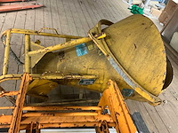 Universal bv betonkubel - afbeelding 2 van  6