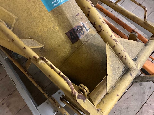 Universal bv betonkubel - afbeelding 6 van  6
