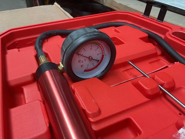 Universal radiator pressure tester kit - afbeelding 4 van  5