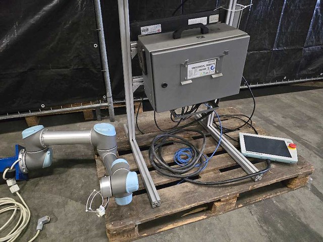 Universal robots - 2017 - ur5 - industriële robot - afbeelding 1 van  9