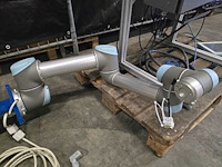 Universal robots - 2017 - ur5 - industriële robot - afbeelding 2 van  9