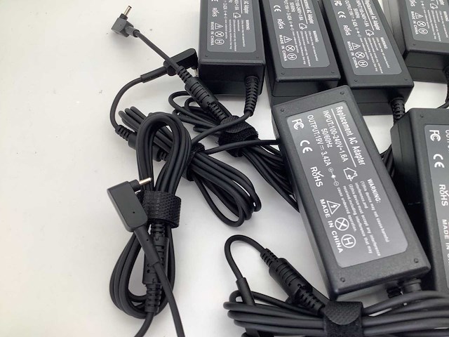 Universeel dunne pin acer laptop adapter (9x) - afbeelding 3 van  4