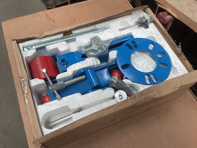 Universeel gereedschap voor het uitrollen van spatborden - afbeelding 4 van  4