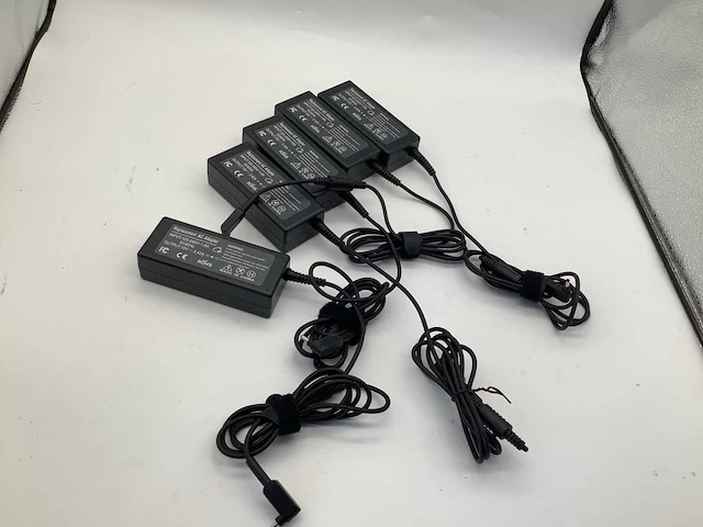 Universeel merk voor acer laptops computeronderdeel laptop laders (5x) - afbeelding 1 van  5