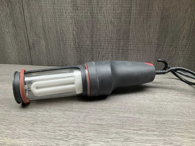 Universele bouwlamp ip44 met magneet en haak - afbeelding 1 van  4