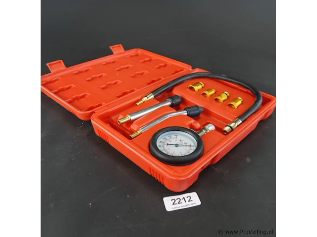 Universele compressietesterset voor benzinemotoren in een rode opbergkoffer - afbeelding 1 van  5