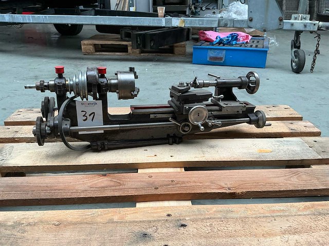 Universele draaibank - afbeelding 1 van  6