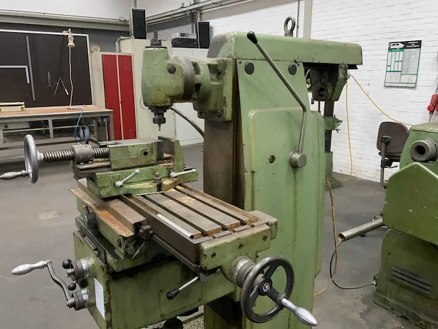 Universele freesmachine - afbeelding 10 van  15