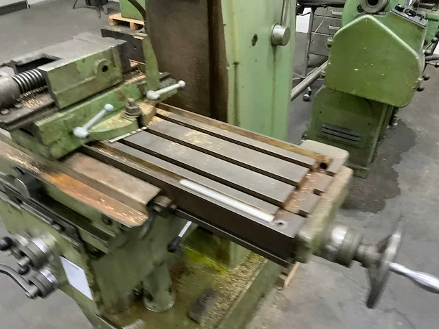 Universele freesmachine - afbeelding 12 van  15