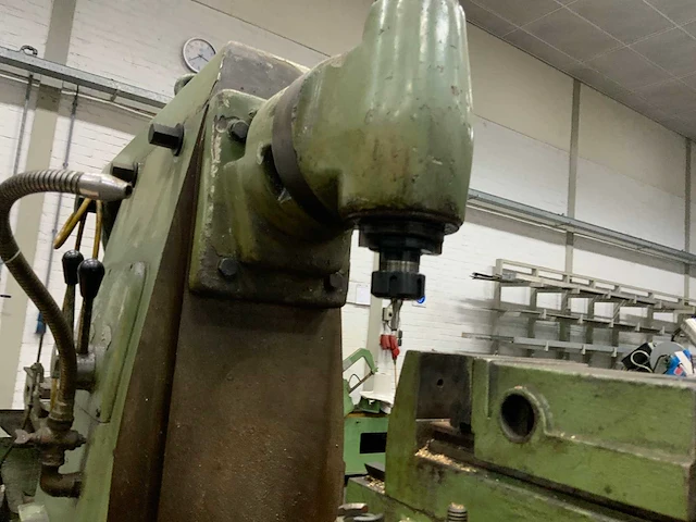 Universele freesmachine - afbeelding 14 van  15