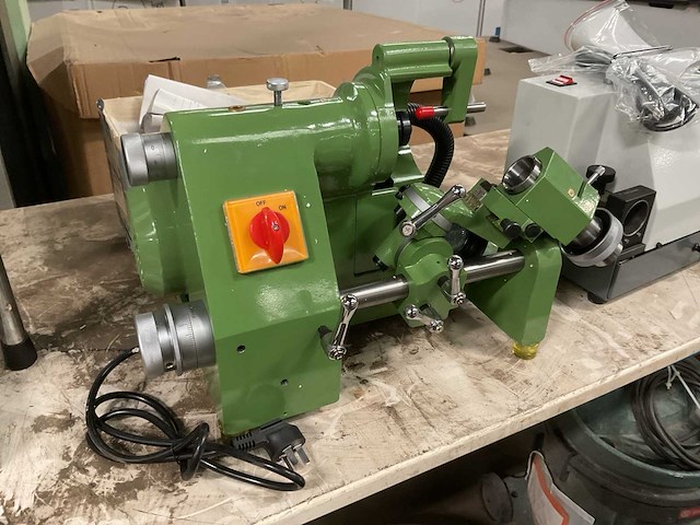 Universele gereedschapslijpmachine - afbeelding 1 van  5
