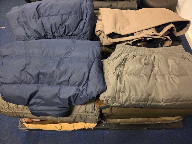 Univers/timberland - jassen (29x) - afbeelding 1 van  5