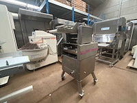 Universum deegvorm-/rolmachine deegvormmachine - afbeelding 1 van  7