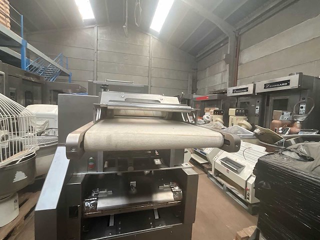Universum deegvorm-/rolmachine deegvormmachine - afbeelding 5 van  7